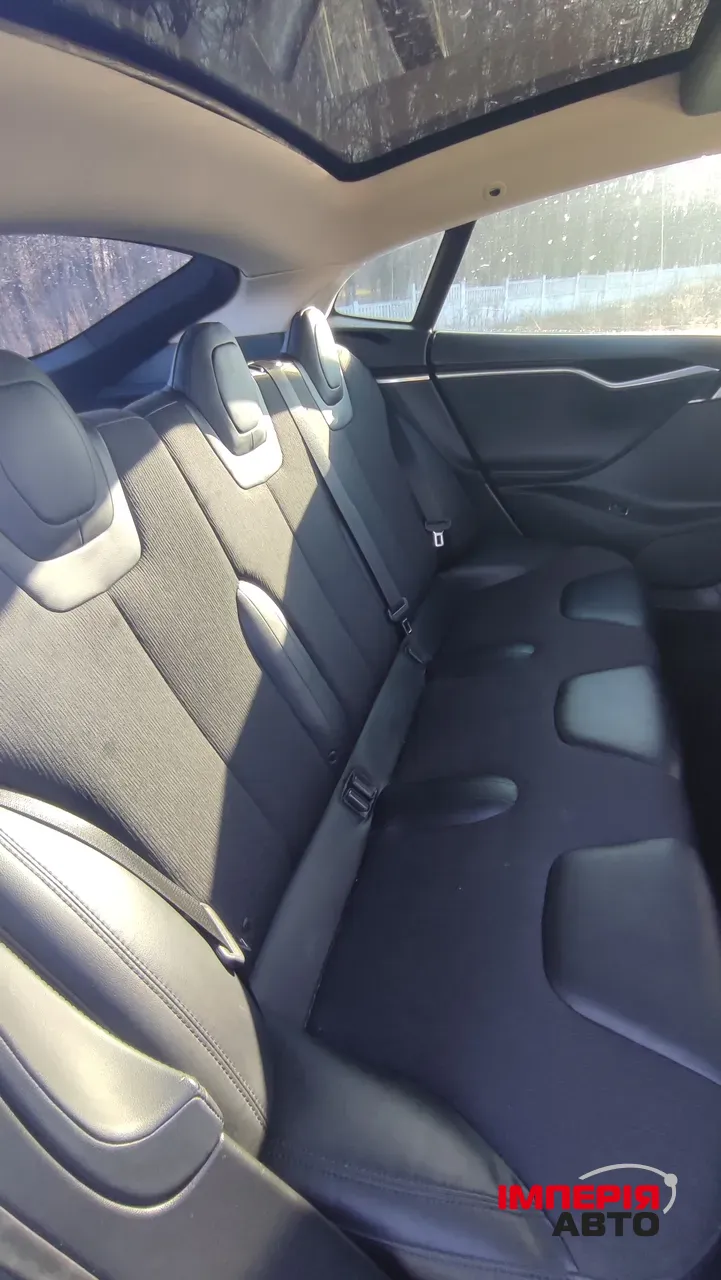 Tesla Model S - фото 7