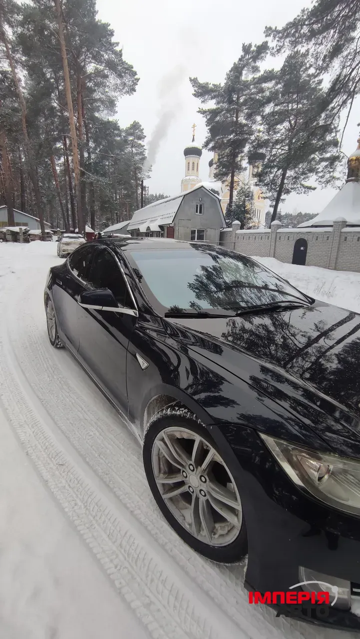 Tesla Model S - фото 3