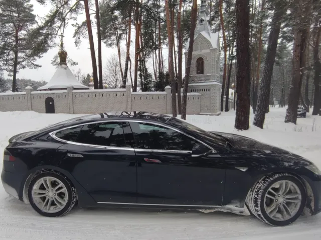 Tesla Model S - фото 4