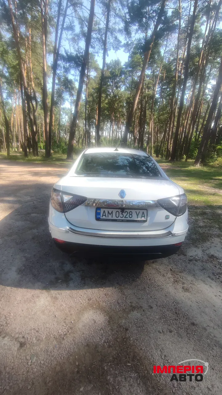 Renault Fluence - фото 6