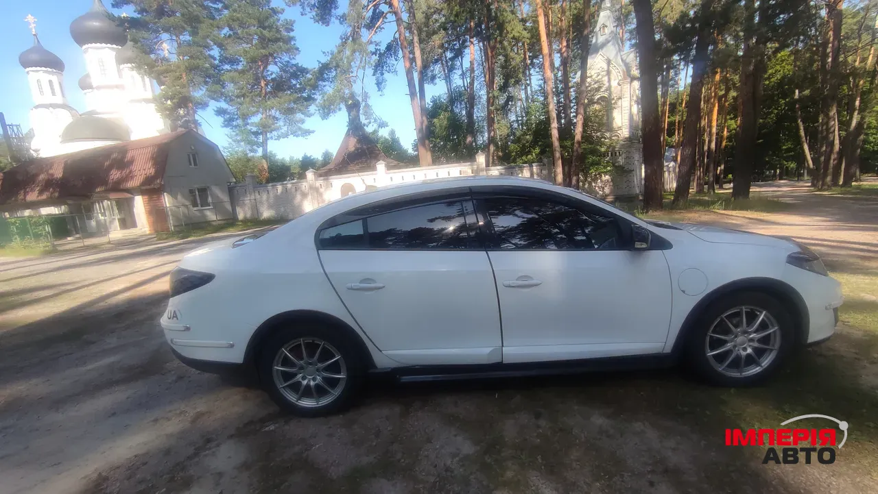 Renault Fluence - фото 8