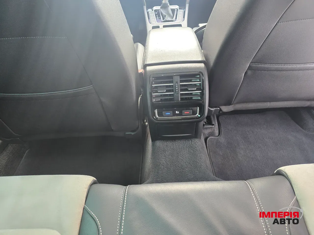 Volkswagen Passat - фото 11