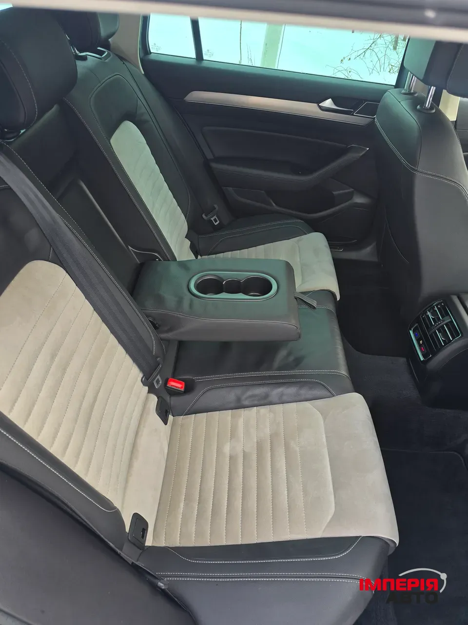 Volkswagen Passat - фото 12