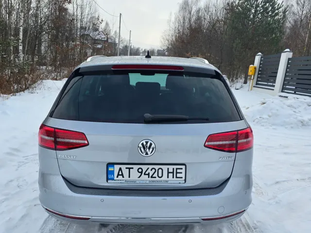 Volkswagen Passat - фото 2