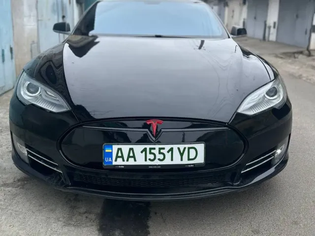 Tesla Model S - фото 2