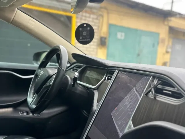 Tesla Model S - фото 3
