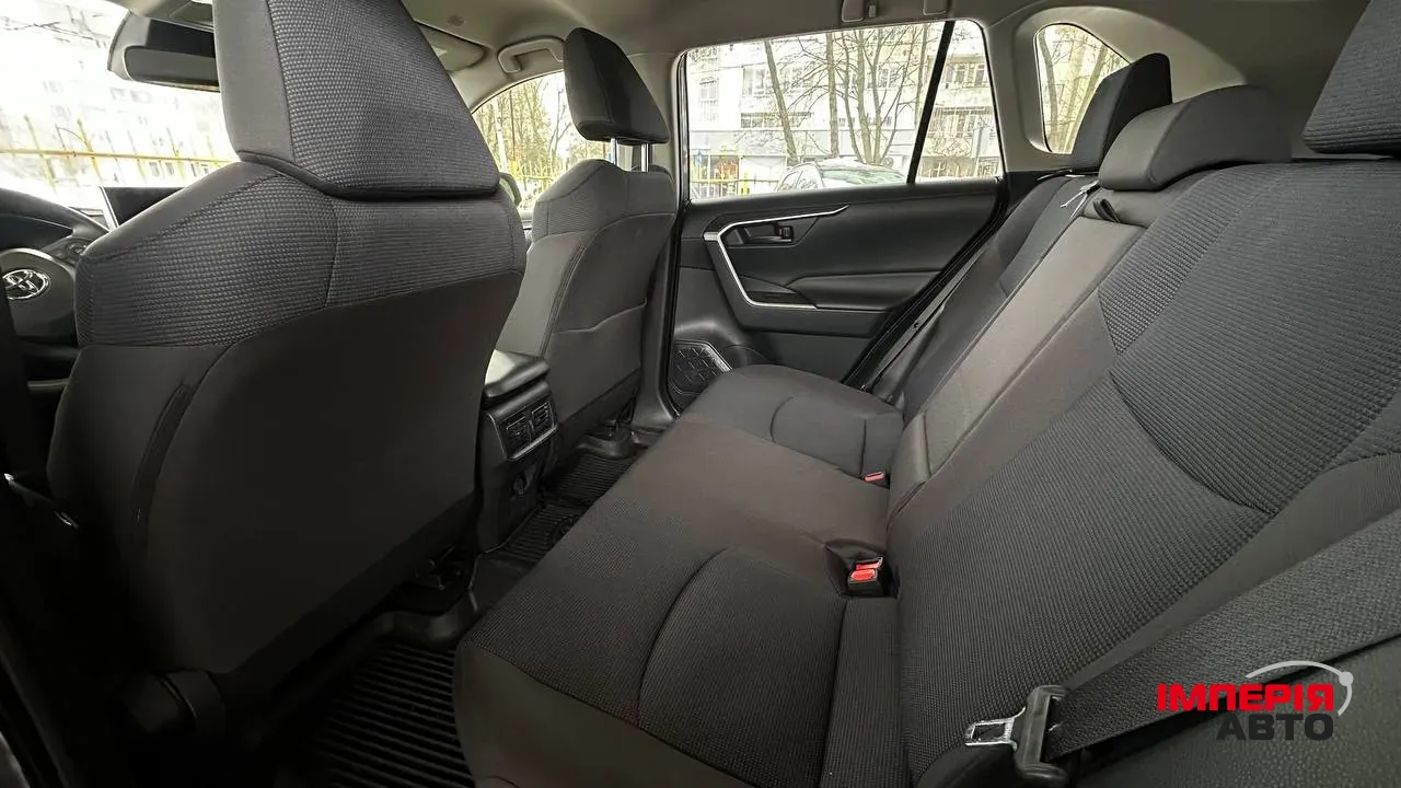 Toyota RAV4 - фото 5