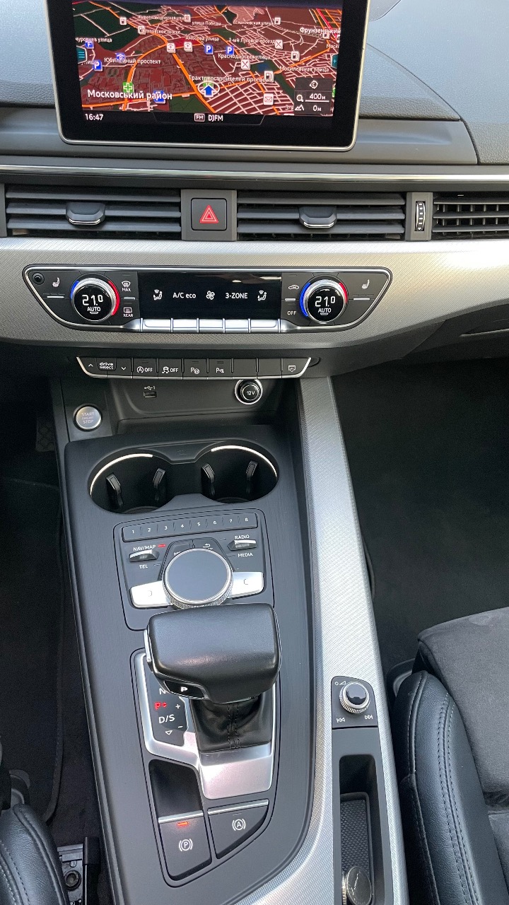 Audi A4 - фото 18