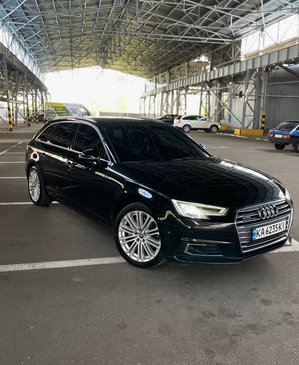 Audi A4 - фото 21