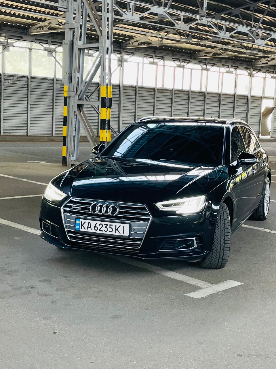 Audi A4 - фото 2