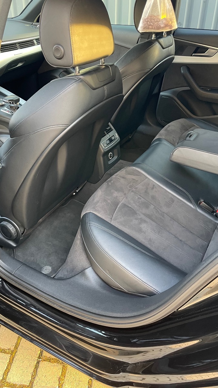 Audi A4 - фото 11