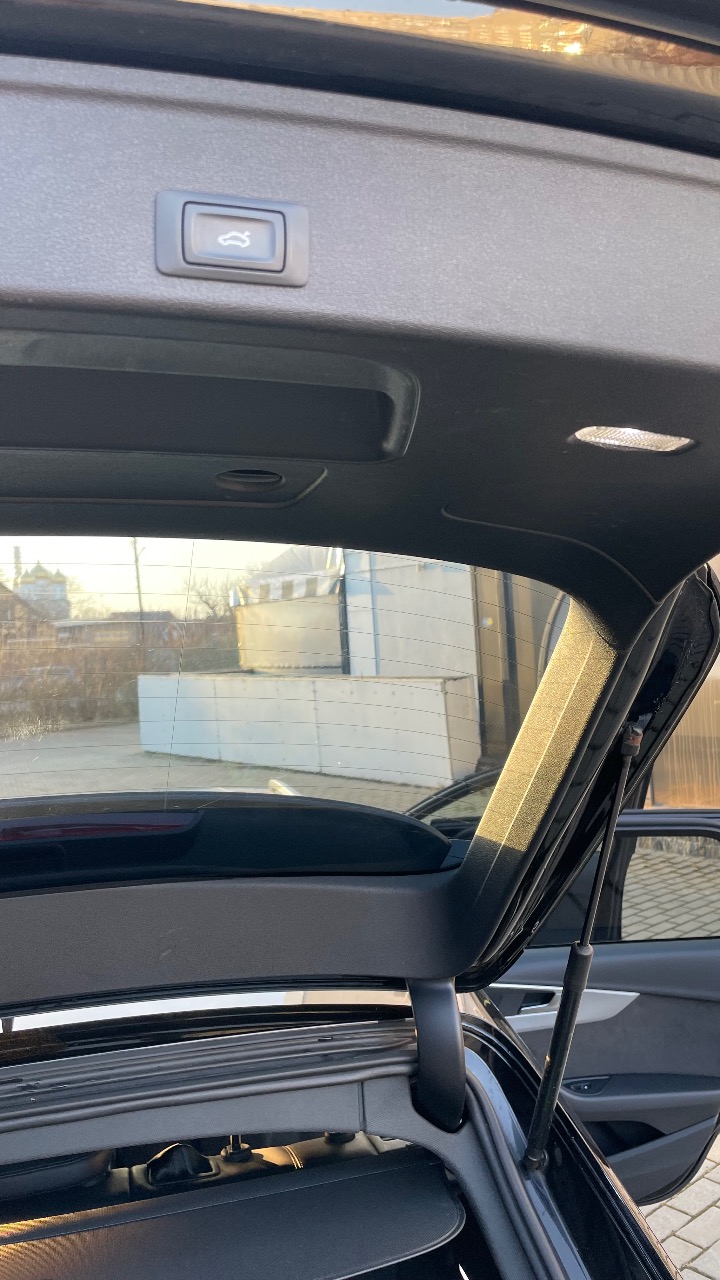 Audi A4 - фото 19