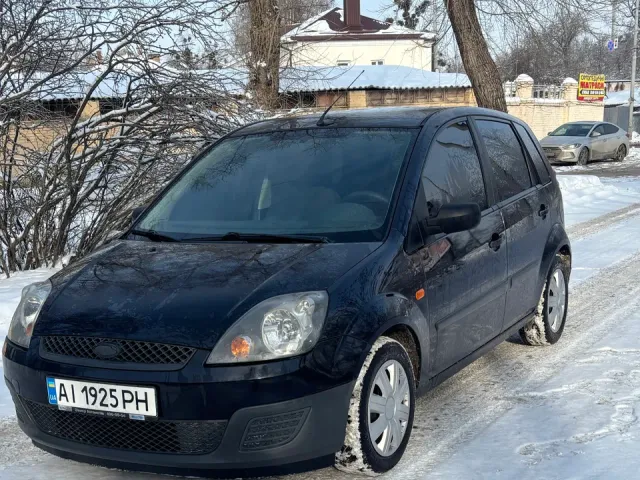 Ford Fiesta - фото 1