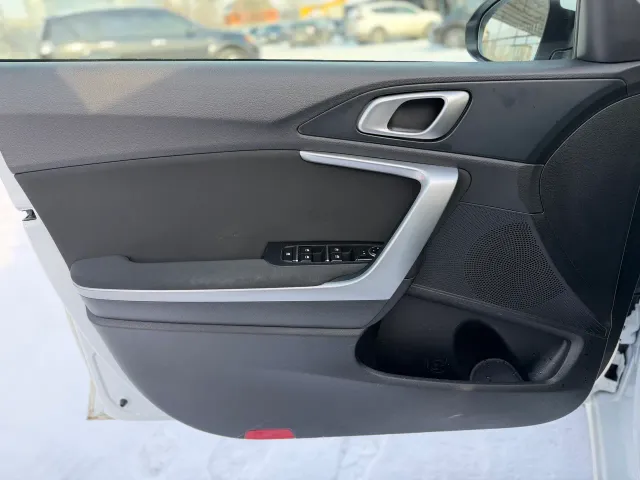 Kia Ceed - фото 4