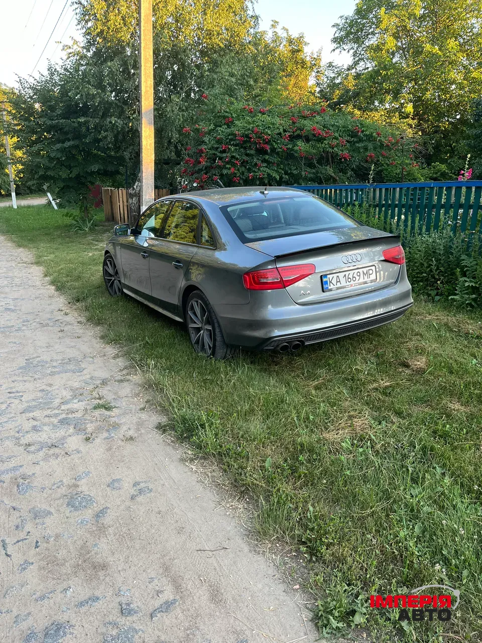 Audi A4 - фото 5