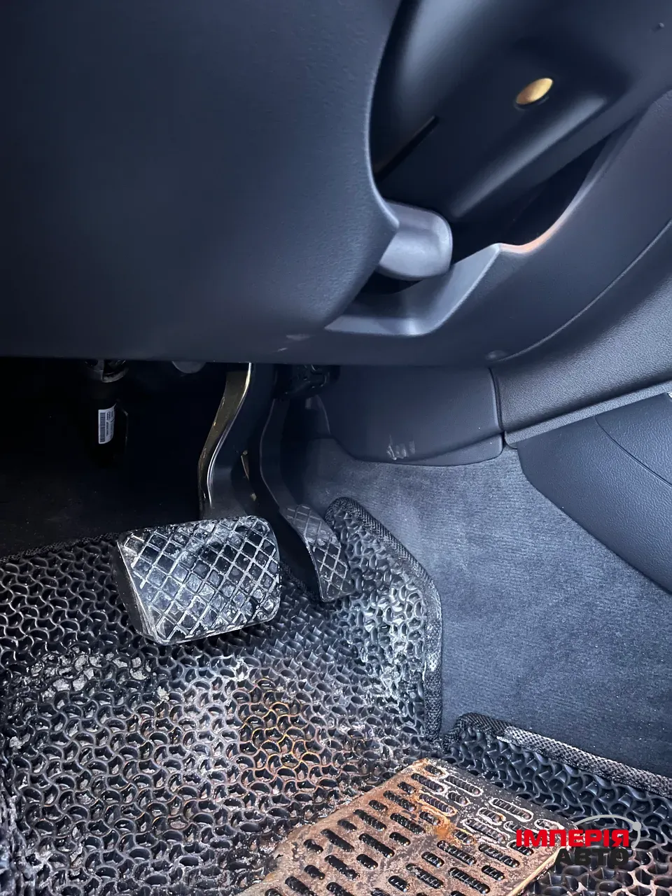 Audi A4 - фото 51