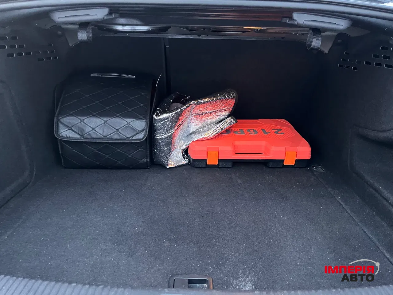 Audi A4 - фото 18