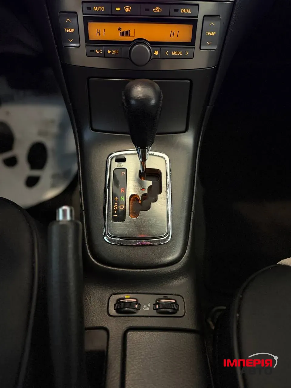 Toyota Avensis - фото 11