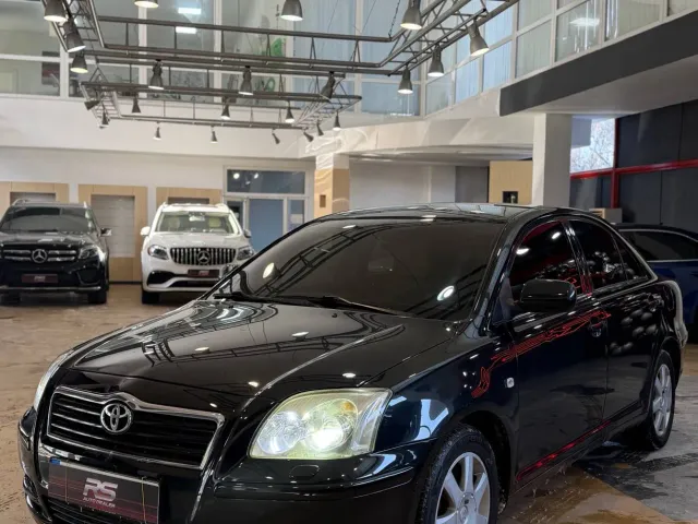 Toyota Avensis - фото 1