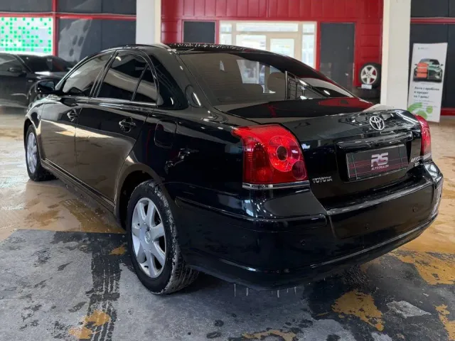 Toyota Avensis - фото 4