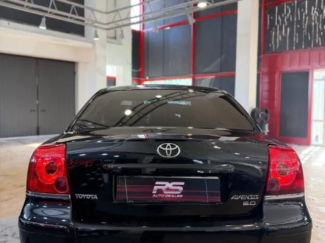 Toyota Avensis - фото 5