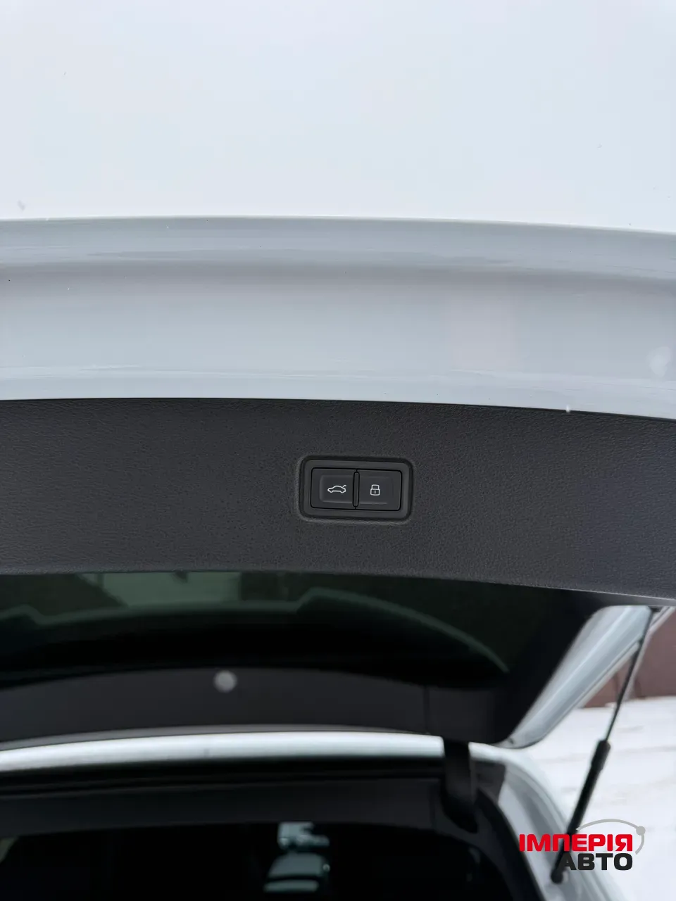 Audi Q7 - фото 24