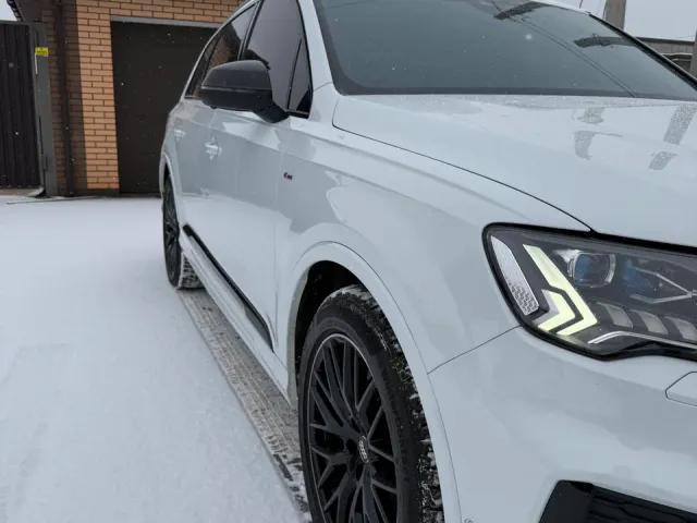Audi Q7 - фото 4