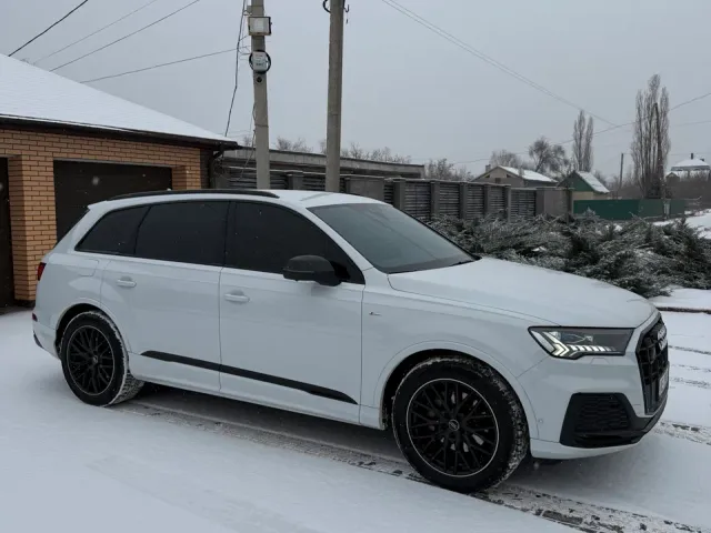 Audi Q7 - фото 5
