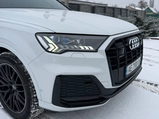 Audi Q7 - фото 3