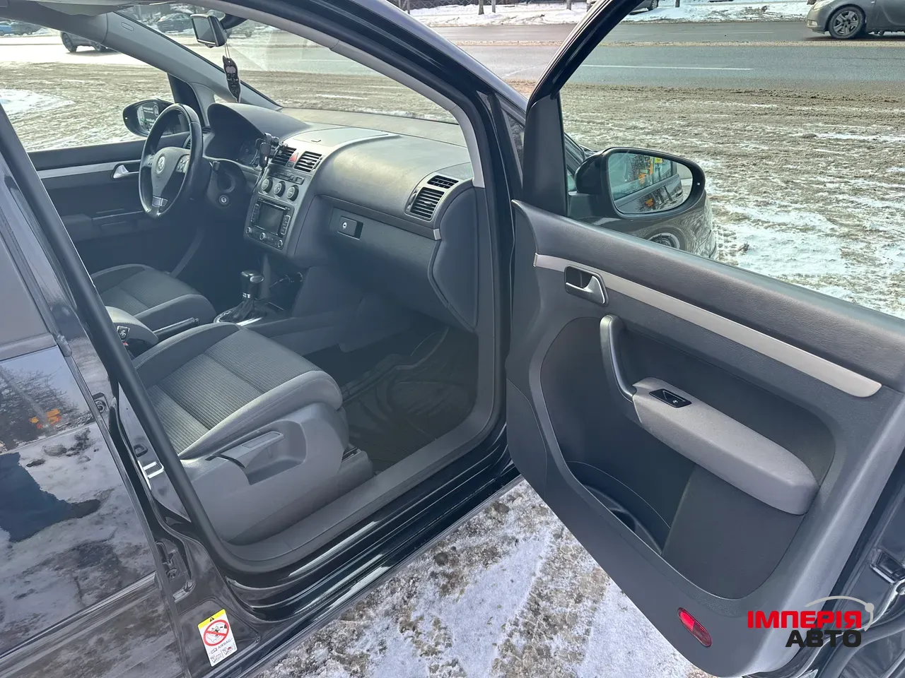 Volkswagen Touran - фото 6