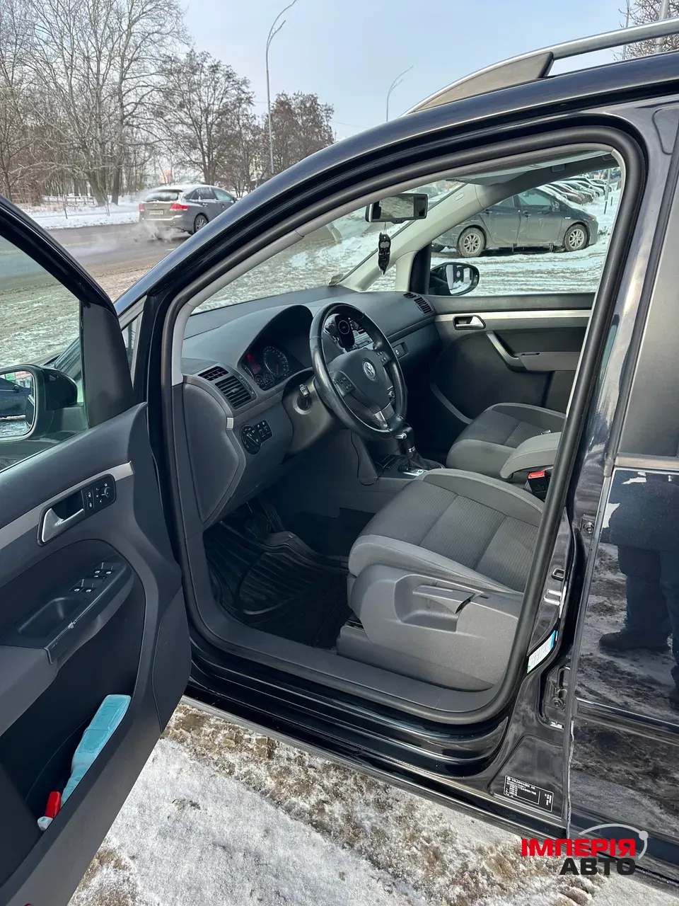 Volkswagen Touran - фото 5