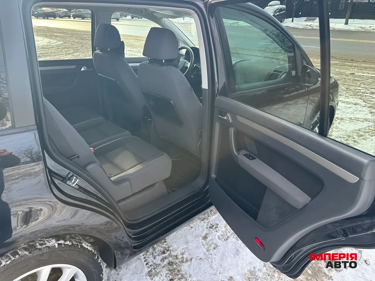 Volkswagen Touran - фото 8