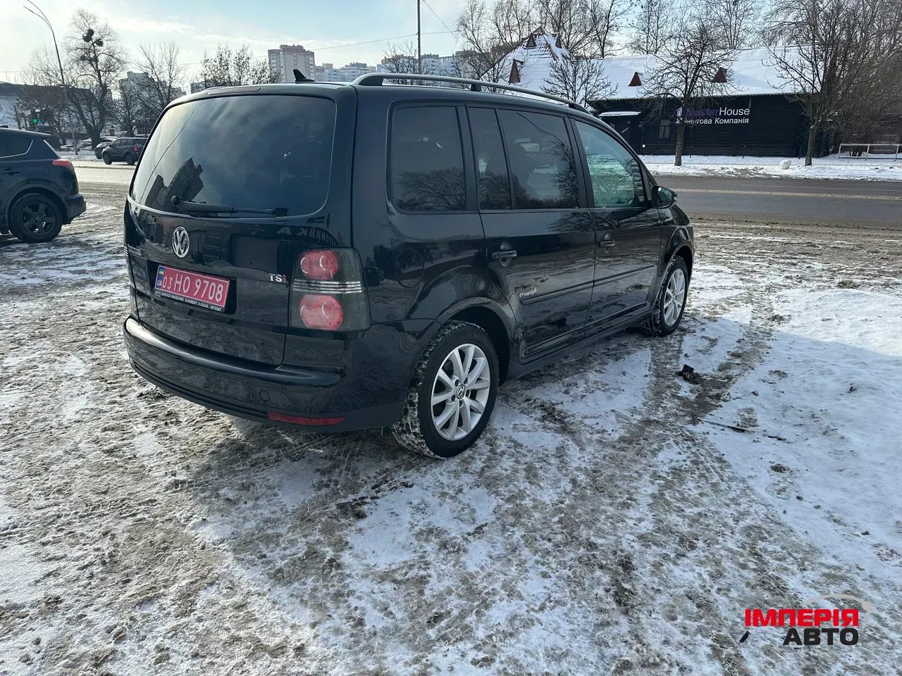 Volkswagen Touran - фото 4
