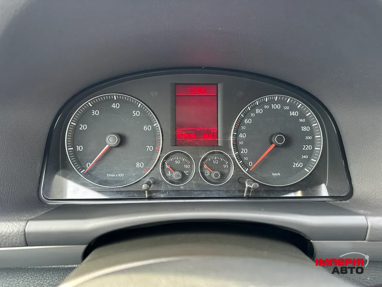 Volkswagen Touran - фото 14