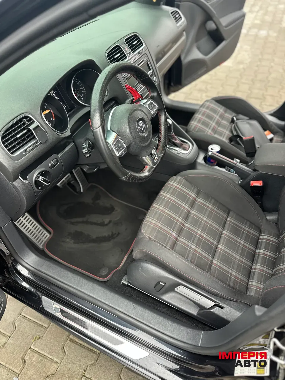 Volkswagen Golf GTI - фото 10