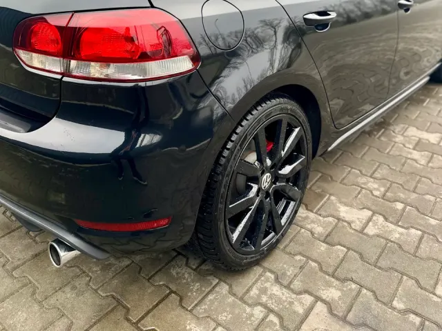 Volkswagen Golf GTI - фото 4