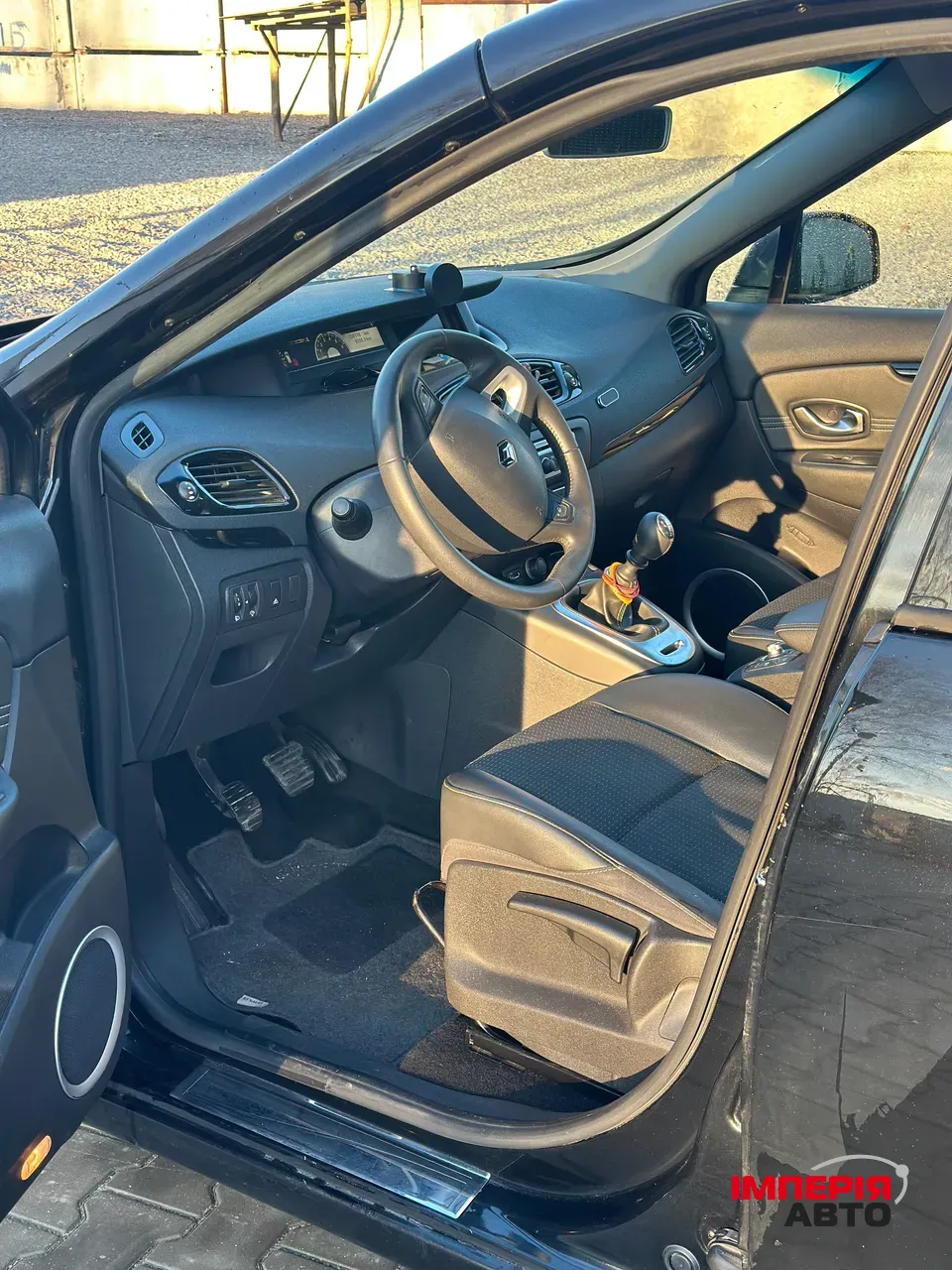 Renault Scenic - фото 11