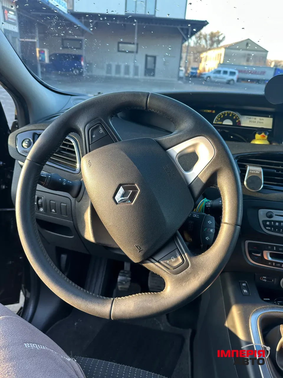 Renault Scenic - фото 12