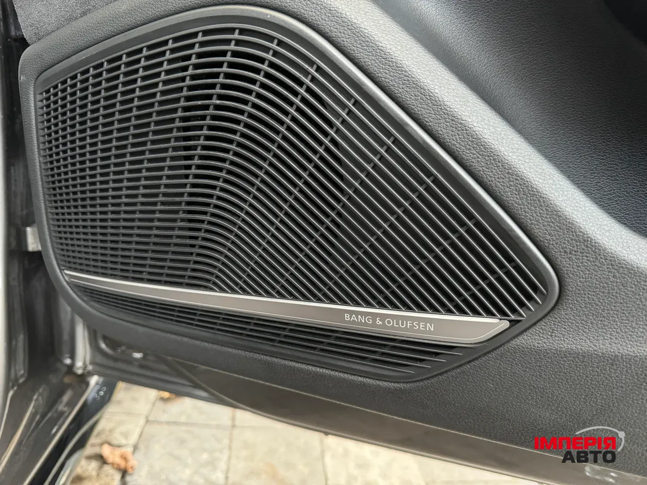 Audi A4 - фото 15