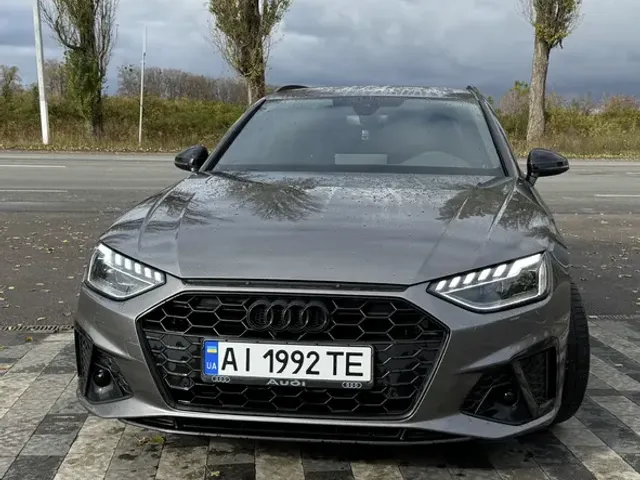 Audi A4 - фото 1
