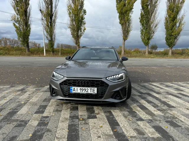 Audi A4 - фото 2