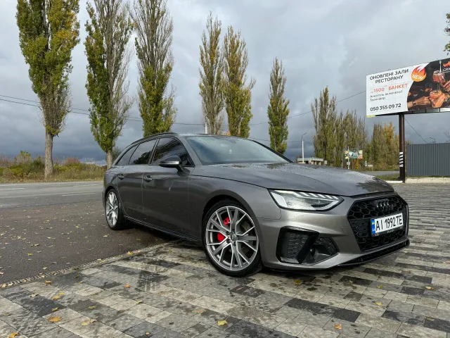 Audi A4 - фото 4