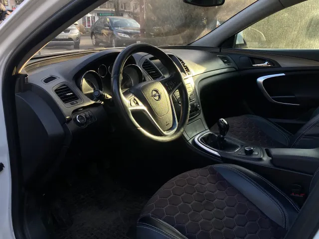 Opel Insignia - фото 4