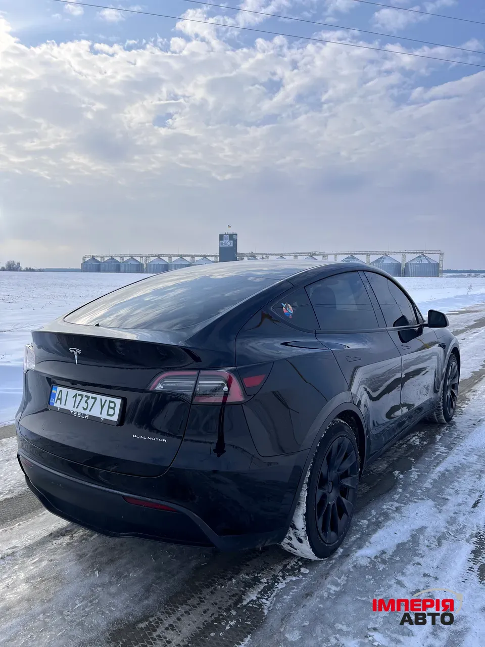 Tesla Model Y - фото 9