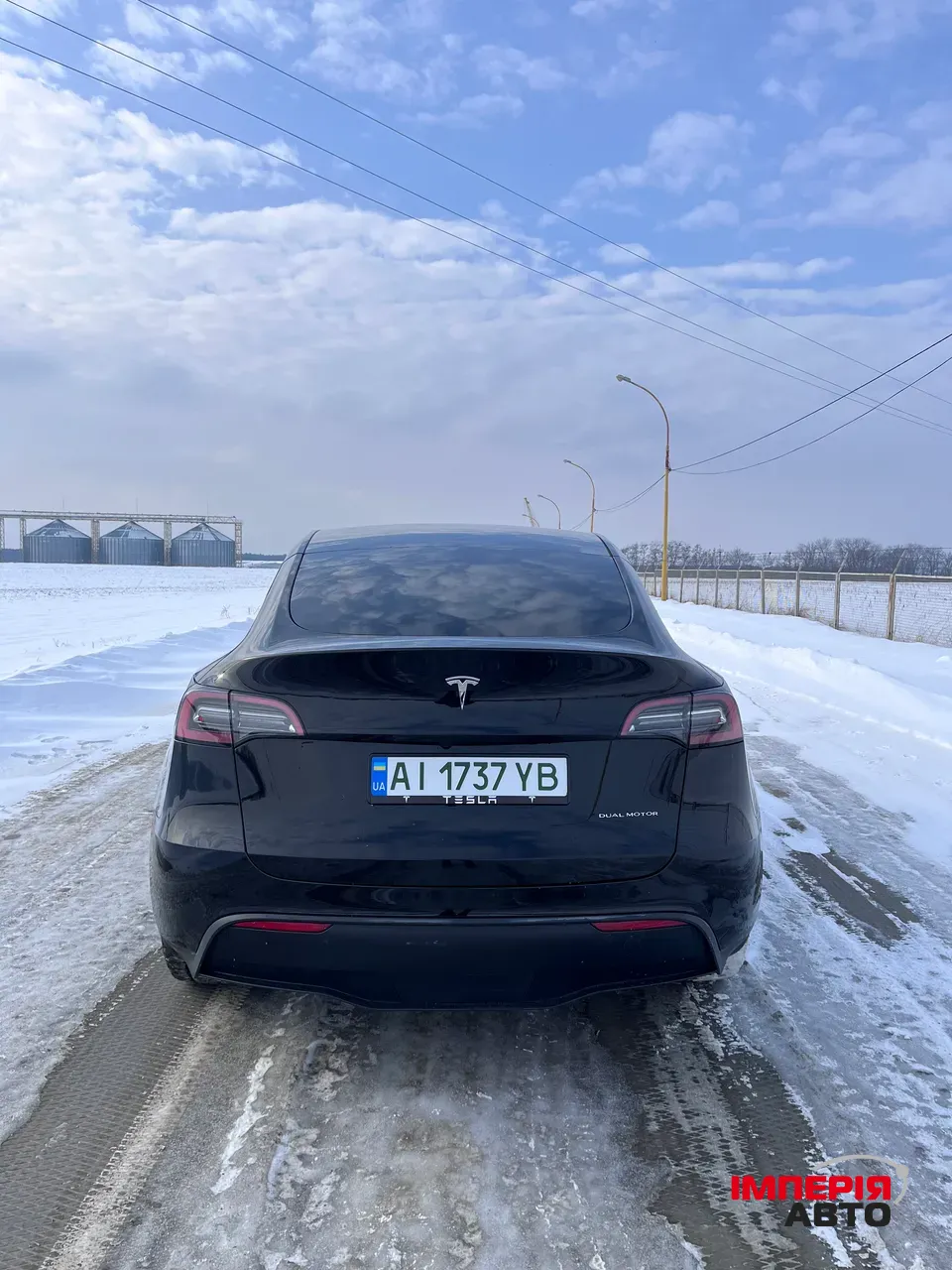 Tesla Model Y - фото 8