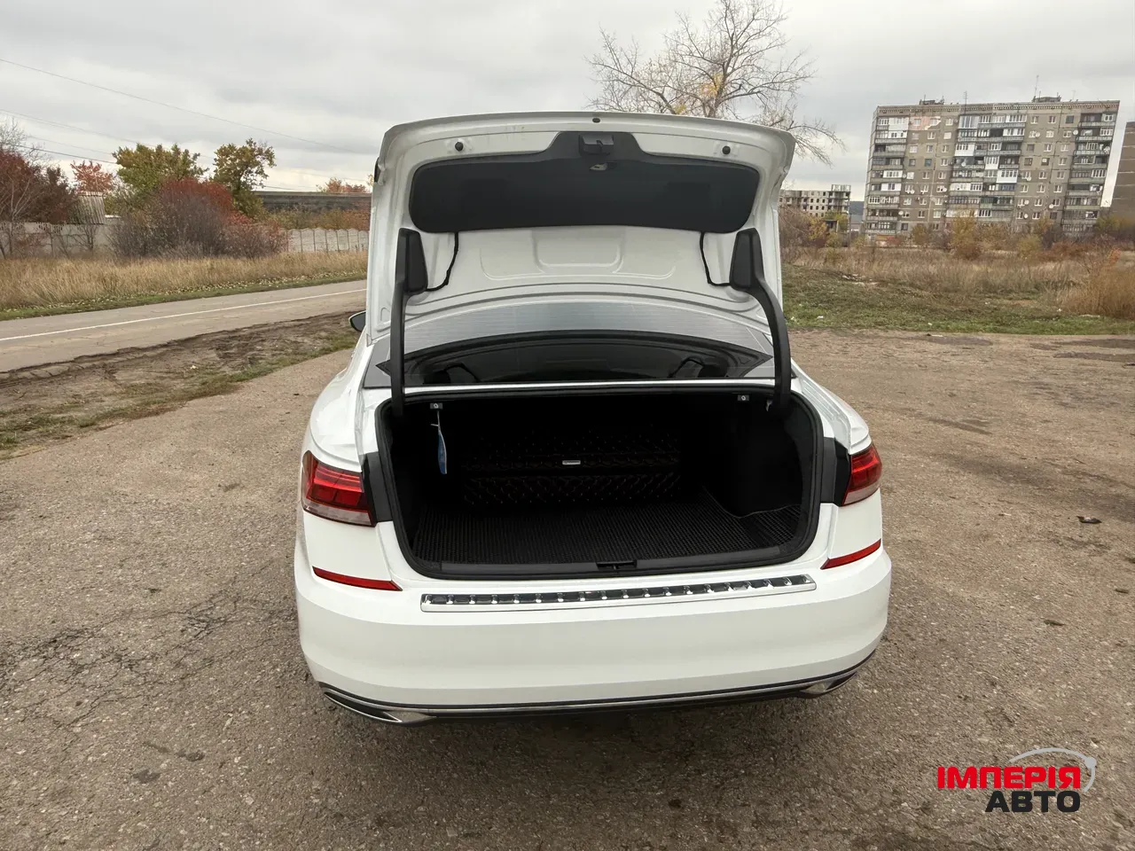 Volkswagen Passat - фото 6