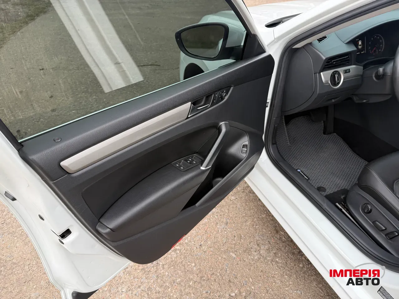 Volkswagen Passat - фото 12