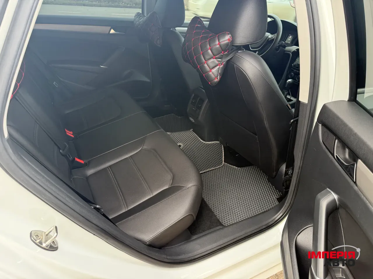 Volkswagen Passat - фото 14