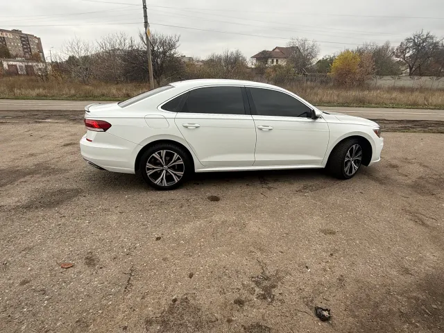 Volkswagen Passat - фото 3