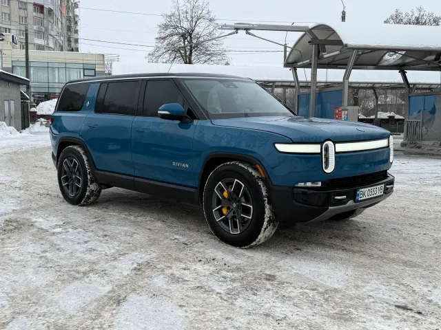 Rivian R1S - фото 5